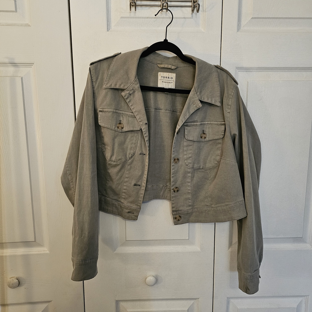 Torrid Olive Crop Utility Jacket with Flap Pockets Size 1